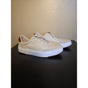 Kizik Prague canvas shoe in the Creme Brulee color Hands free slip on sneaker